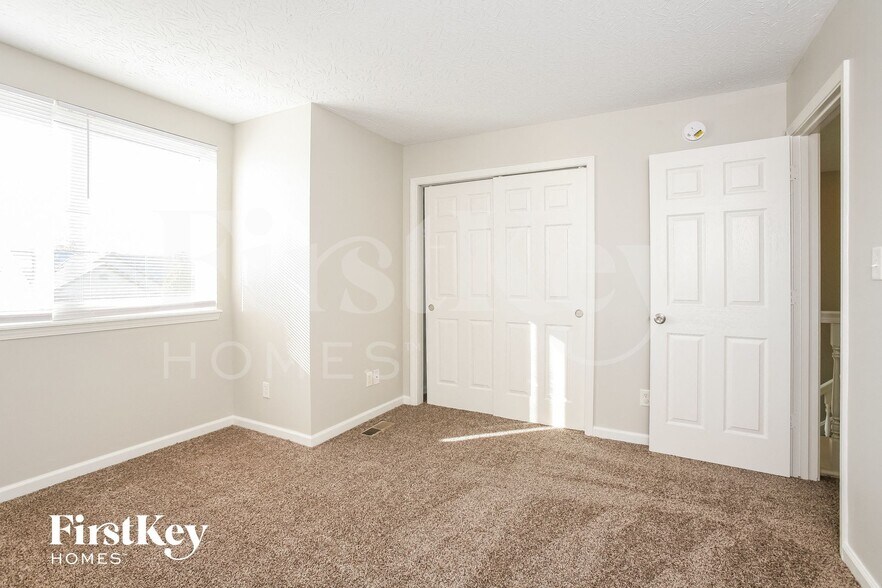 Building Photo - 15865 River Birch Rd