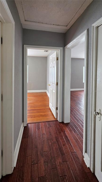 Building Photo - 936 E Shadowlawn Ave