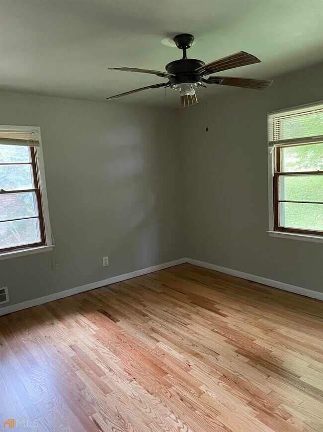 Building Photo - 1808 Meadowglades Dr