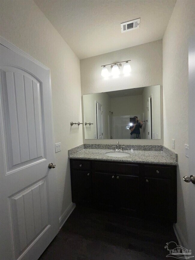 Building Photo - 5065 Peach Dr