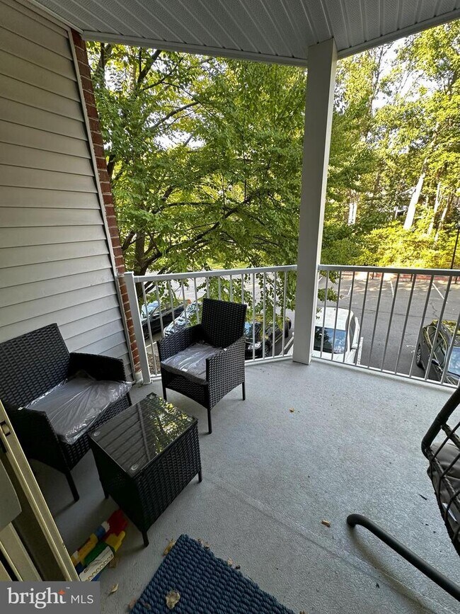 Building Photo - 12 Chambord Ct