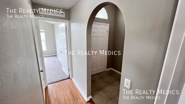 Building Photo - 130 Wheatfield Cir