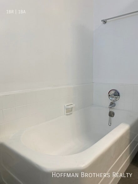 Building Photo - 1851 Winona Blvd