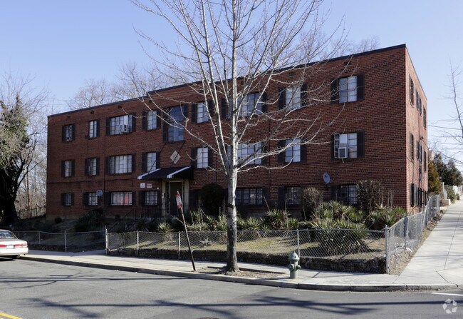 Building Photo - 405 Division Ave NE