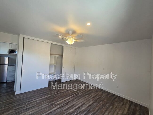 Building Photo - 1078-A Fuchsia Lane