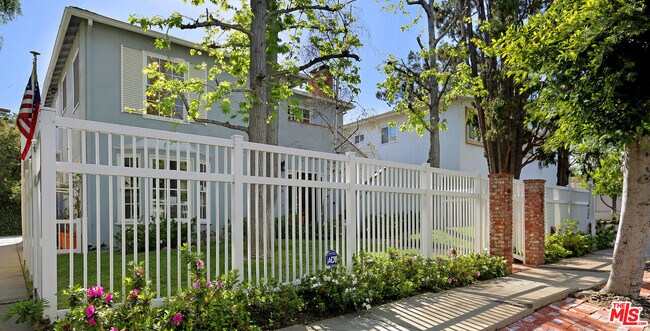Building Photo - 311 S Church Ln