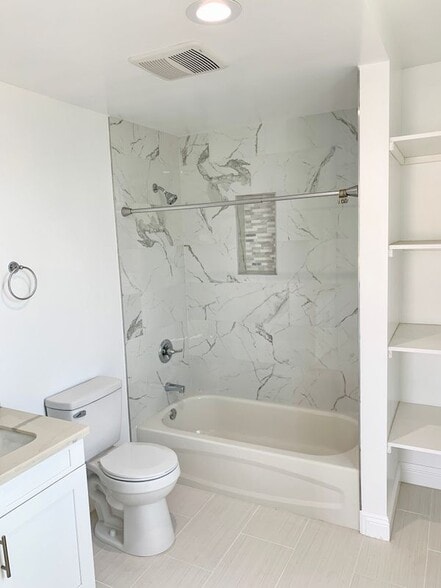 Building Photo - 11753 Iowa Ave