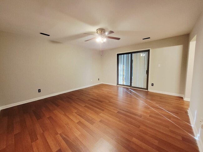 Building Photo - 4715 Cricklewood Ln