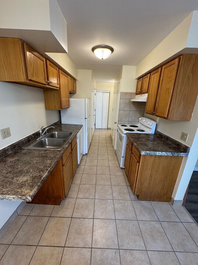 Building Photo - 689 Snelling Ave S