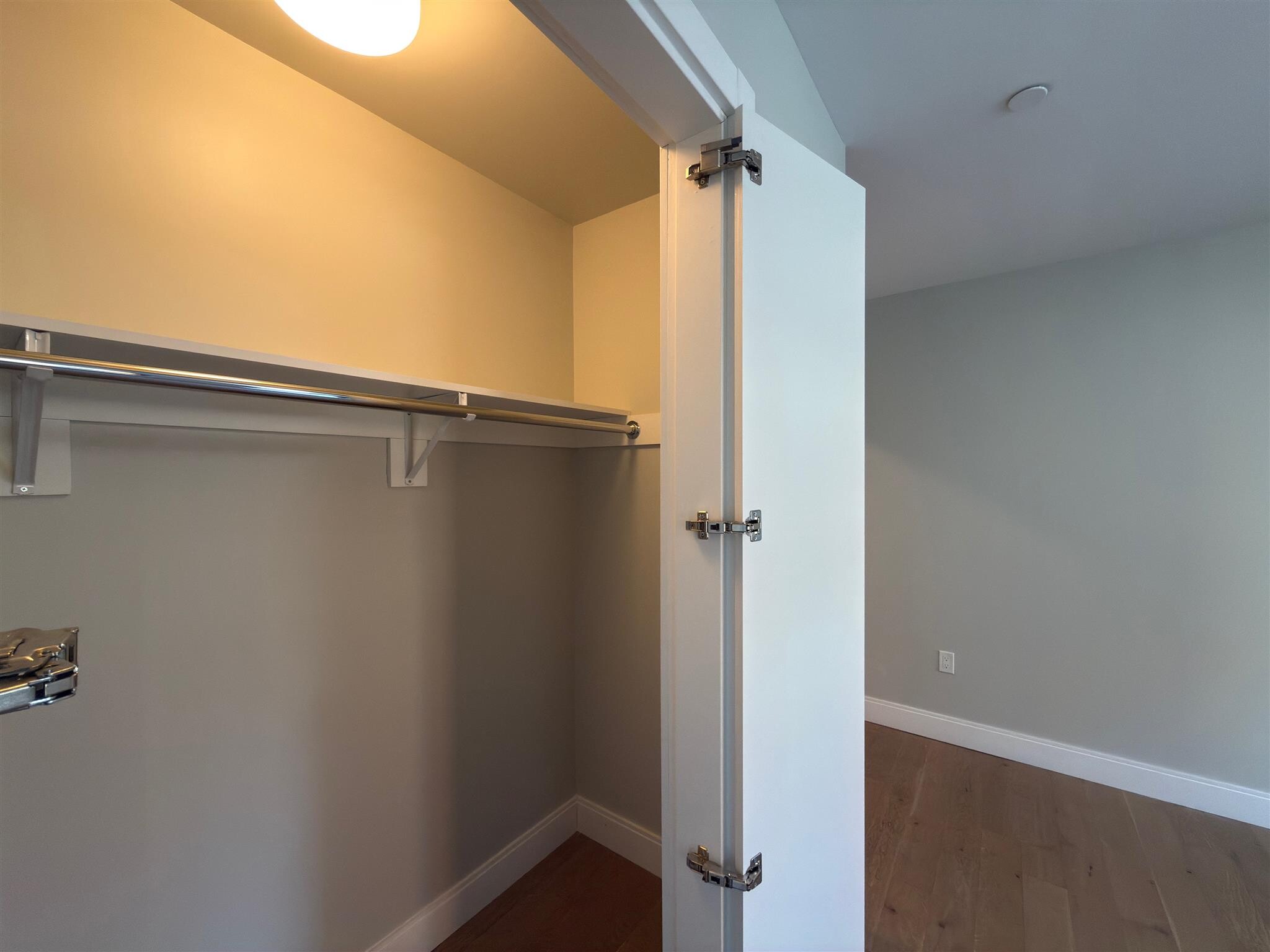 Building Photo - 15 Central St