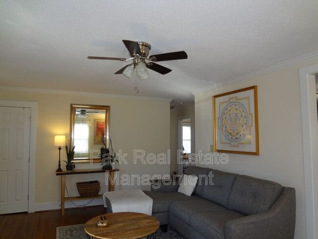 Building Photo - 602 Hillsborough Rd