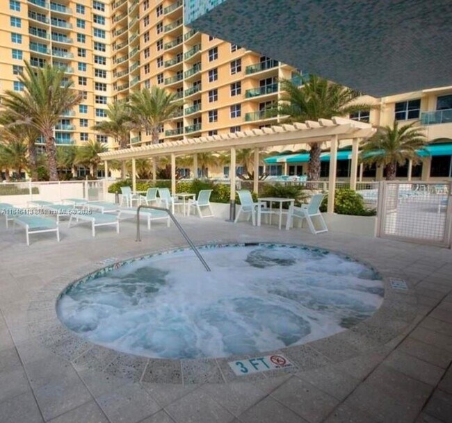 Building Photo - 2501 S Ocean Dr