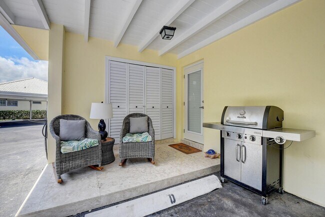 Building Photo - 1920 S Ocean Blvd