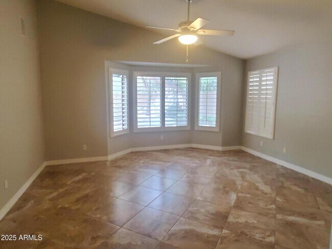 Building Photo - 2880 S Tumbleweed Ln
