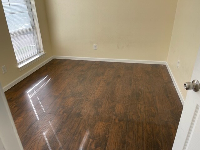 Building Photo - 4022 Walnut Park Cir