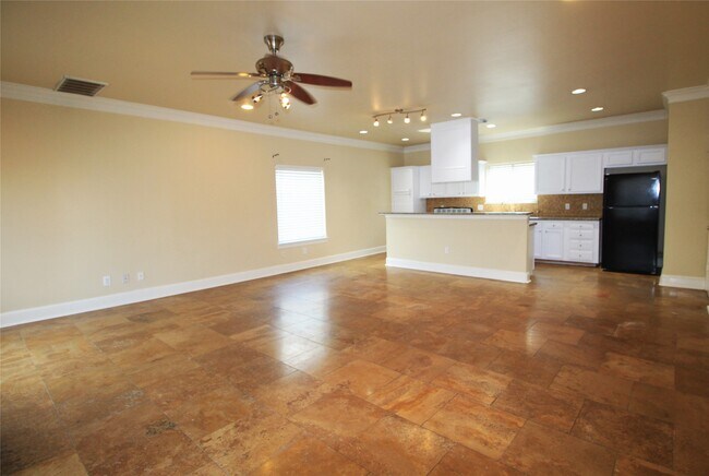 Building Photo - 4709 Scott St