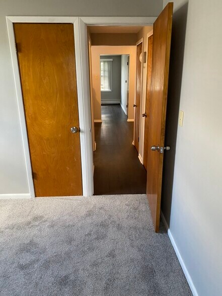 bedroom - 6062 Transit Rd