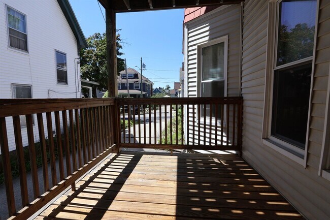 Building Photo - 781 Beech St