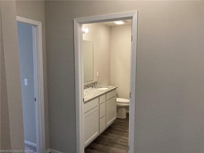 Building Photo - 8004 Dogwood Dr