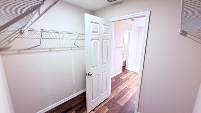 Building Photo - Lovely  3 Bedroom, 2 Bathroom Home in Ocala!!!