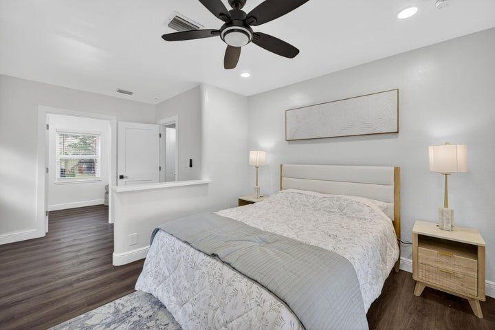 Building Photo - 1317 NE 1st Ave.