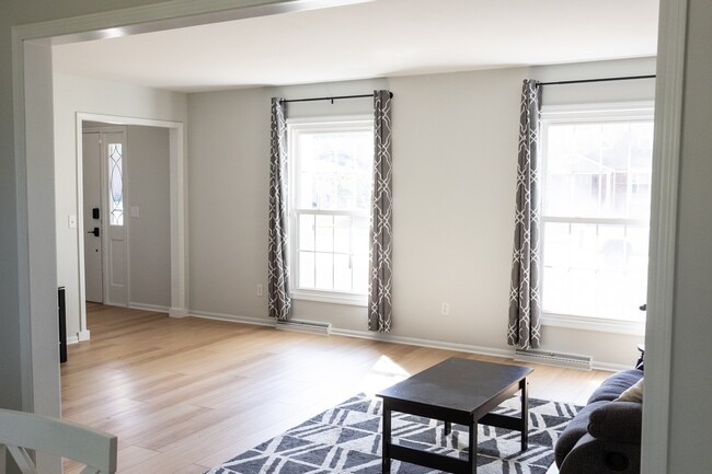 Building Photo - 3130 Bellshire Way