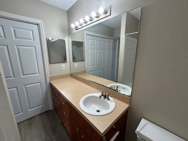 Building Photo - Just Reduced ! 2nd-floor studio condo at SerraVella!