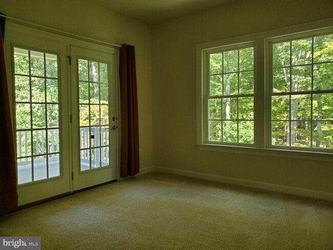 Building Photo - 411 Greenebaum Ln