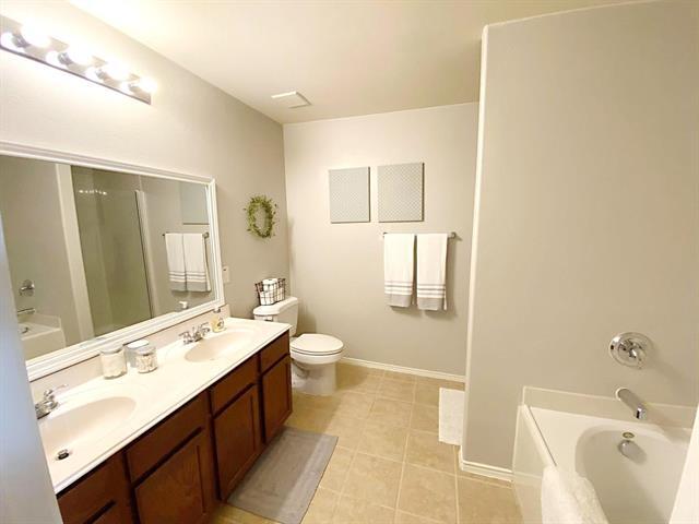 Building Photo - 613 Rio Bravo Dr