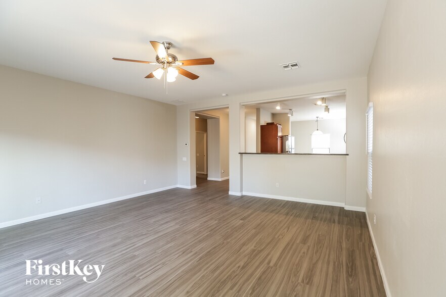 Building Photo - 5229 W Shumway Farm Rd