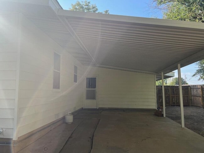 Building Photo - 4309 NW Denver Ave