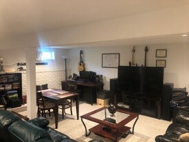 Building Photo - 89 Beatrice Ave