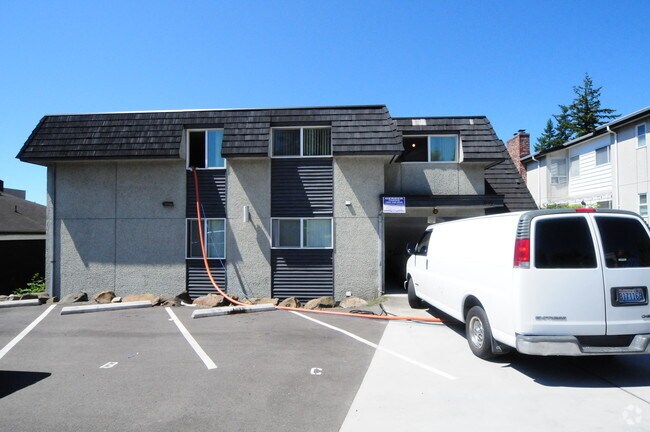 Building Photo - 11023 Greenwood Ave N