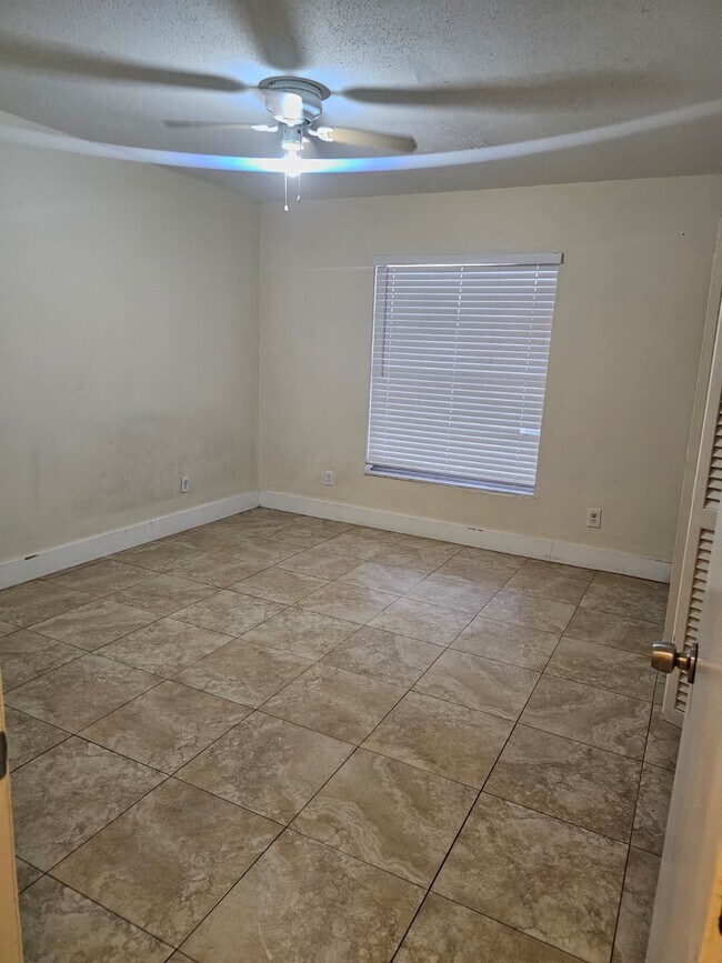 Building Photo - 2800 E 113th Ave