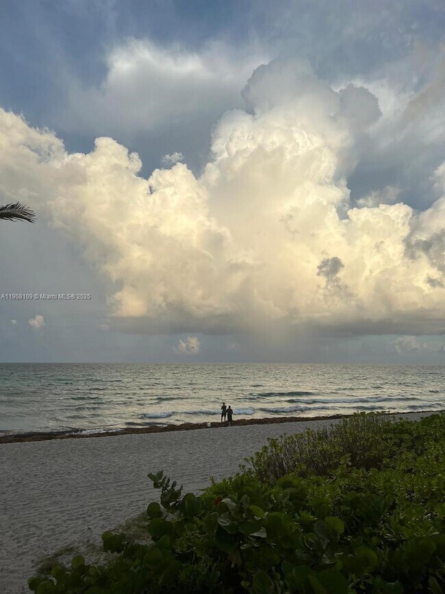 Building Photo - 2501 S Ocean Dr