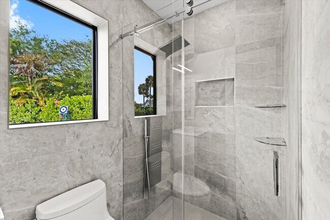 Building Photo - 1049 W Palmetto Park Rd