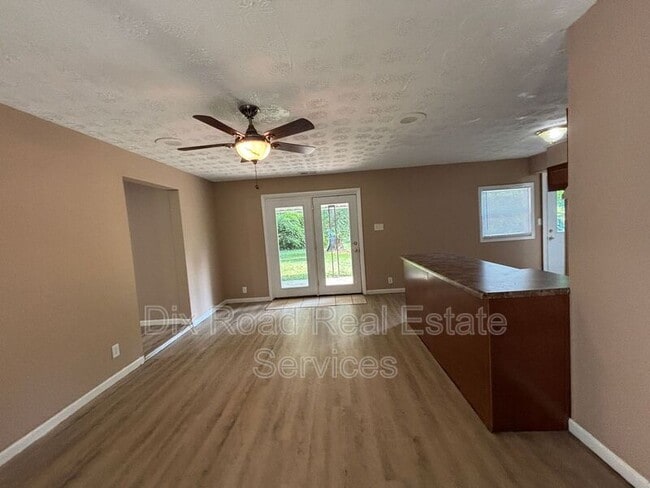 Building Photo - 1739 Embury Park Rd