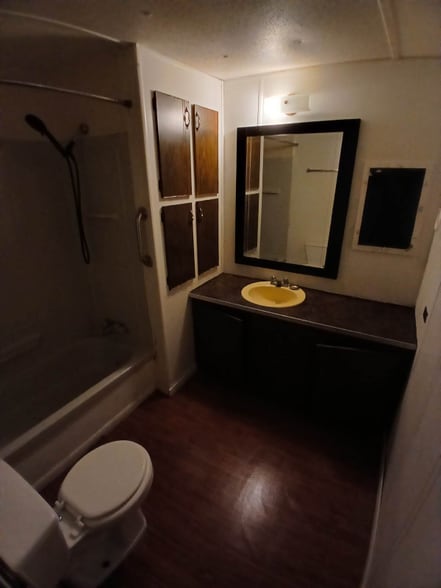 Building Photo - 4836 Ellsworth Ln