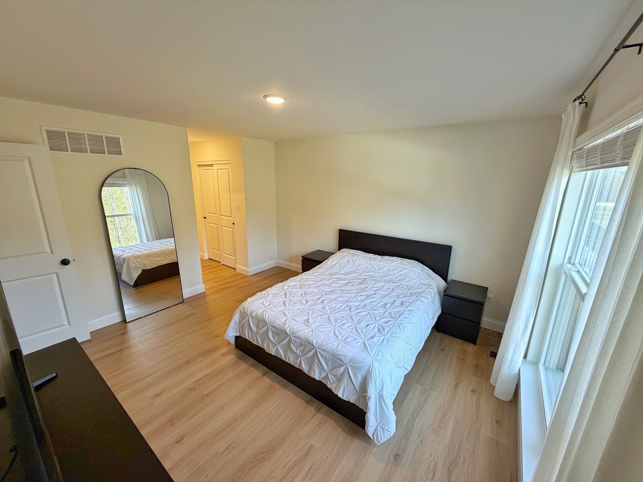 Primary bedroom - 12'8"x13'4" with 2 closets (1 walk-in) - 4977 Knotty Alder Dr