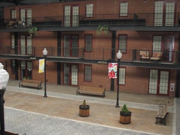 Building Photo - 11 W 2nd St