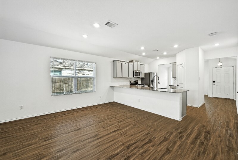 Building Photo - 129 Konik Rd
