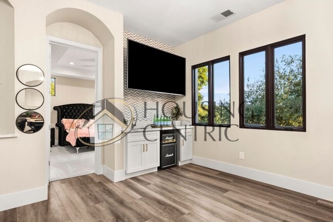 Building Photo - Breathtaking Luxury Custom Rental in Guard Gated Serrano Golf Community!!