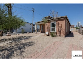 Building Photo - $500 OFF FIRST MONTH'S RENT MOVE IN SPECIA...