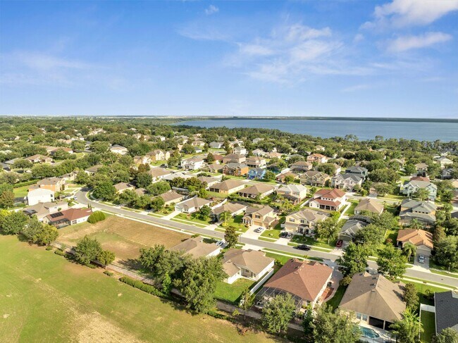 Building Photo - Stunning 4/3 with Fence Enclosed Yard in t...