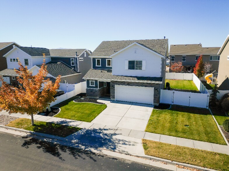 Building Photo - 3548 S Clearwater Way