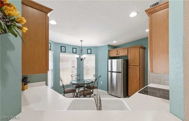 Building Photo - 3311 S Coconut Island Dr