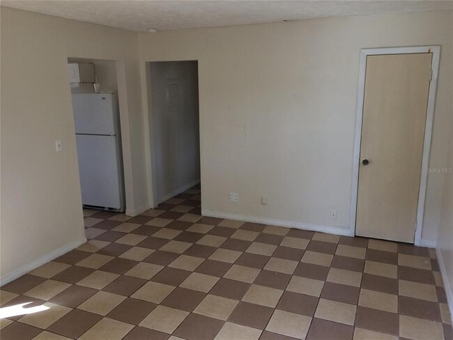 Building Photo - 6979 Muffet Ct