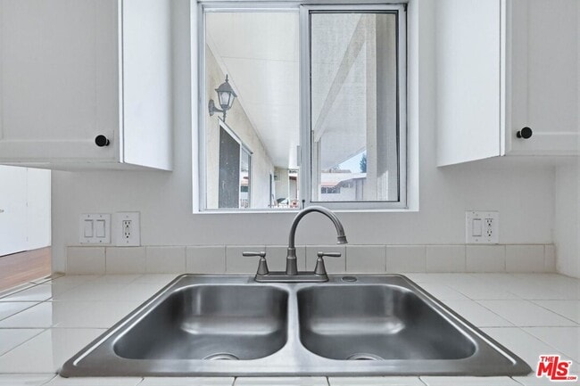 Building Photo - 515 N Alfred St