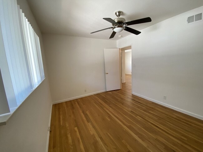 Building Photo - 0166 - MERRY LN