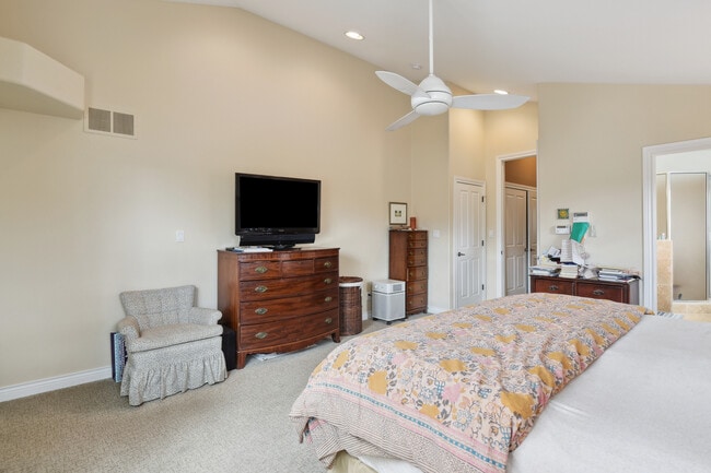 Building Photo - 535 Fillmore St